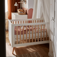 Дитяче ліжечко приставне 120×60 Pinio Swing біле зі знімною боковиною